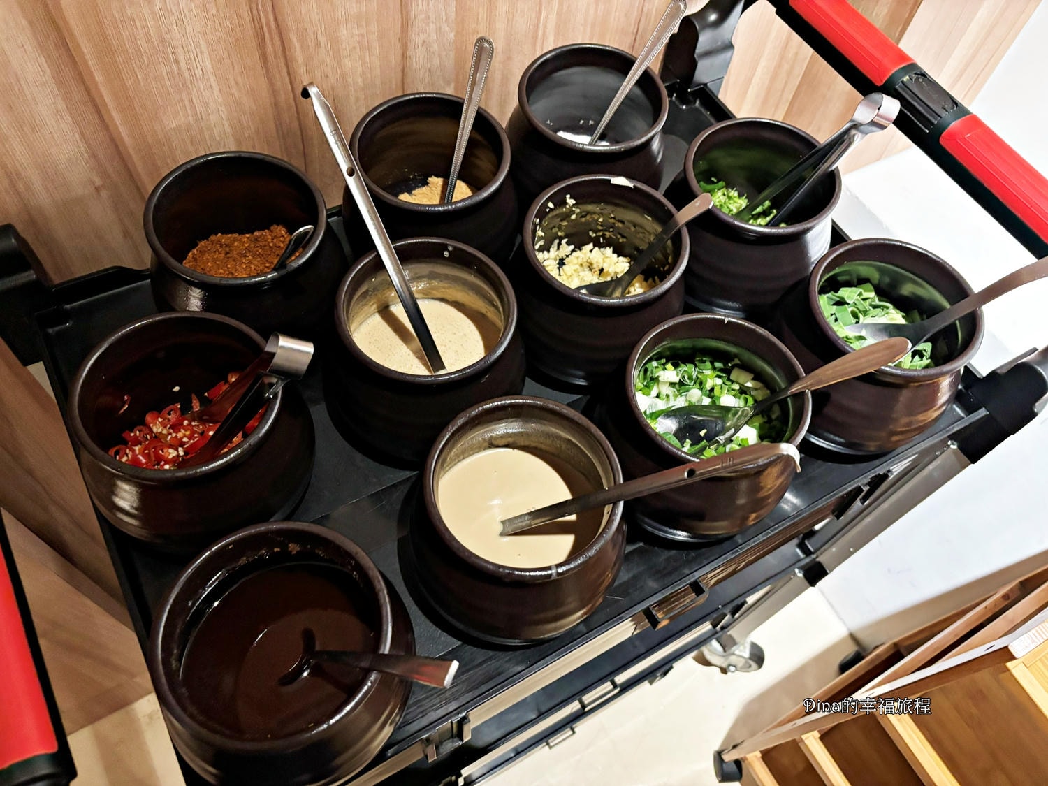 【桃園青埔美食】怎麻辣頂級鴛鴦鍋。當月壽星免費贈蝦~ 月見滑牛、日本A5雪花牛、頂級松板豬、豆腐紙、酸梅湯必點 - 第7張圖 【桃園青埔美食】怎麻辣頂級鴛鴦鍋。當月壽星免費贈蝦~ 月見滑牛、日本A5雪花牛、頂級松板豬、豆腐紙、酸梅湯必點