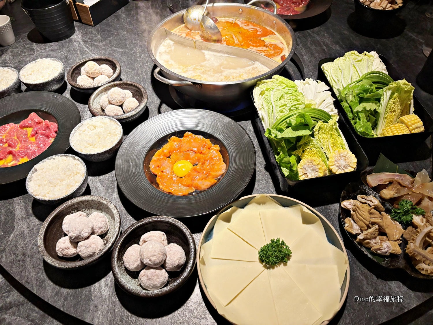 【桃園青埔美食】怎麻辣頂級鴛鴦鍋。當月壽星免費贈蝦~ 月見滑牛、日本A5雪花牛、頂級松板豬、豆腐紙、酸梅湯必點 - 第8張圖 【桃園青埔美食】怎麻辣頂級鴛鴦鍋。當月壽星免費贈蝦~ 月見滑牛、日本A5雪花牛、頂級松板豬、豆腐紙、酸梅湯必點