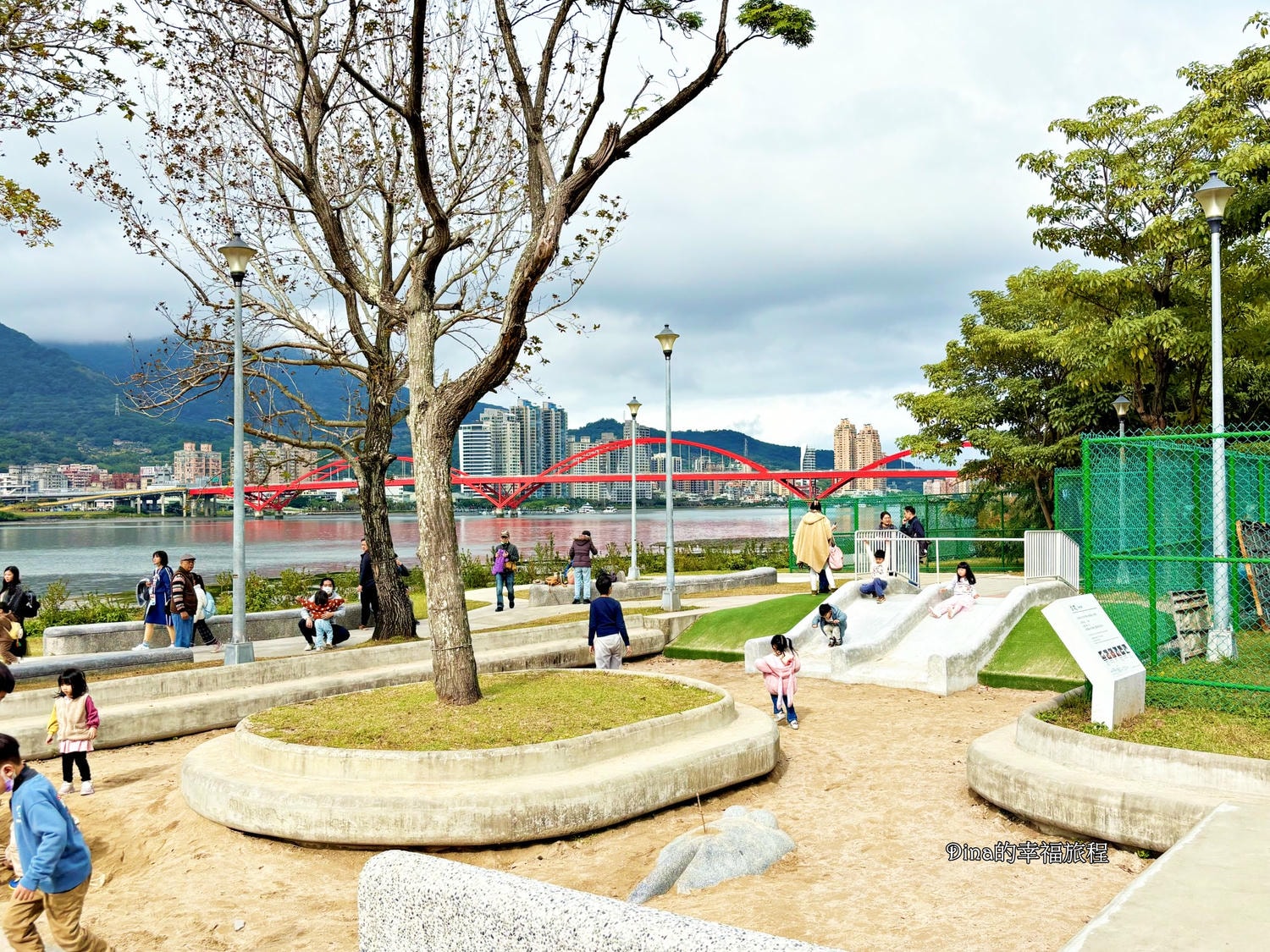 【台北景點】恐龍大復活 關渡探險樂園。帶你走進侏儸紀世界