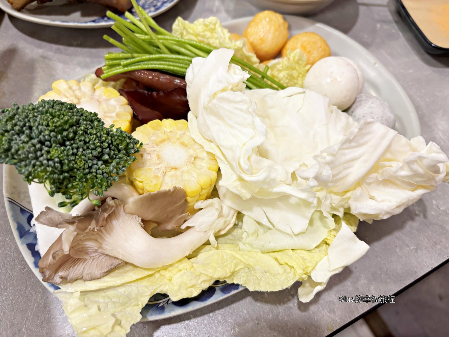 【桃園美食】羊霸天下。羊大骨、羊腳筋、羊肋排等各式羊部位吃到飽。還有青菜、火鍋料、炸物、甜品隨你吃,桃園最高CP值羊肉爐吃到飽 - 第13張圖 【桃園美食】羊霸天下。羊大骨、羊腳筋、羊肋排等各式羊部位吃到飽。還有青菜、火鍋料、炸物、甜品隨你吃,桃園最高CP值羊肉爐吃到飽