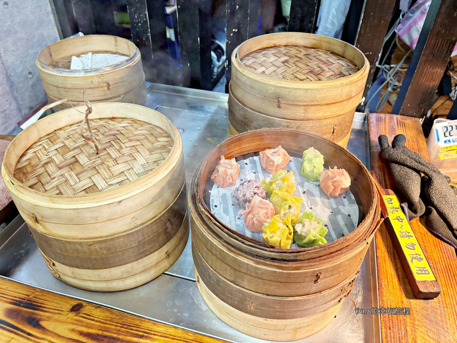 【桃園美食】羊霸天下。羊大骨、羊腳筋、羊肋排等各式羊部位吃到飽。還有青菜、火鍋料、炸物、甜品隨你吃，桃園最高CP值羊肉爐吃到飽