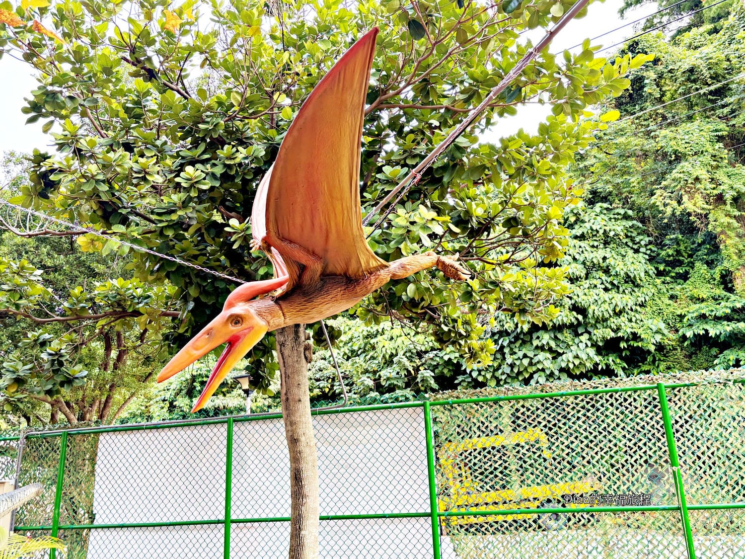 【台北景點】恐龍大復活 關渡探險樂園。帶你走進侏儸紀世界