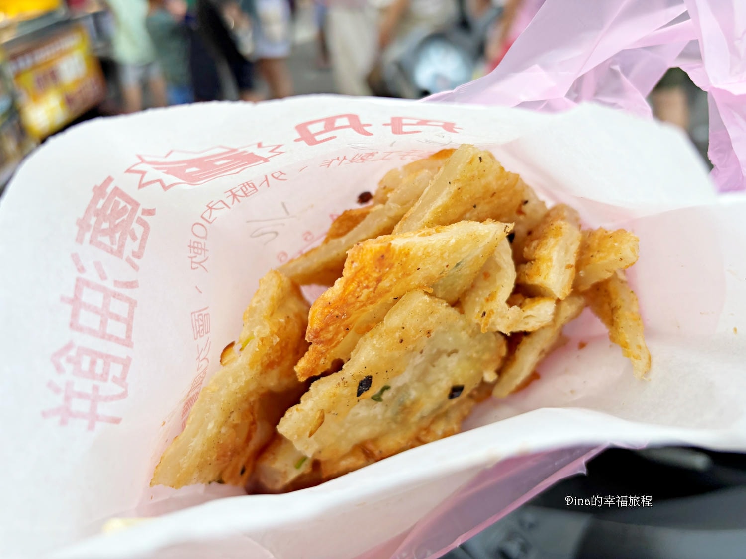 【桃園美食】中原夜市 丹丹手工蔥油餅。薄酥脆香~越吃越涮嘴/共11種口味可選/中原夜市排隊美食