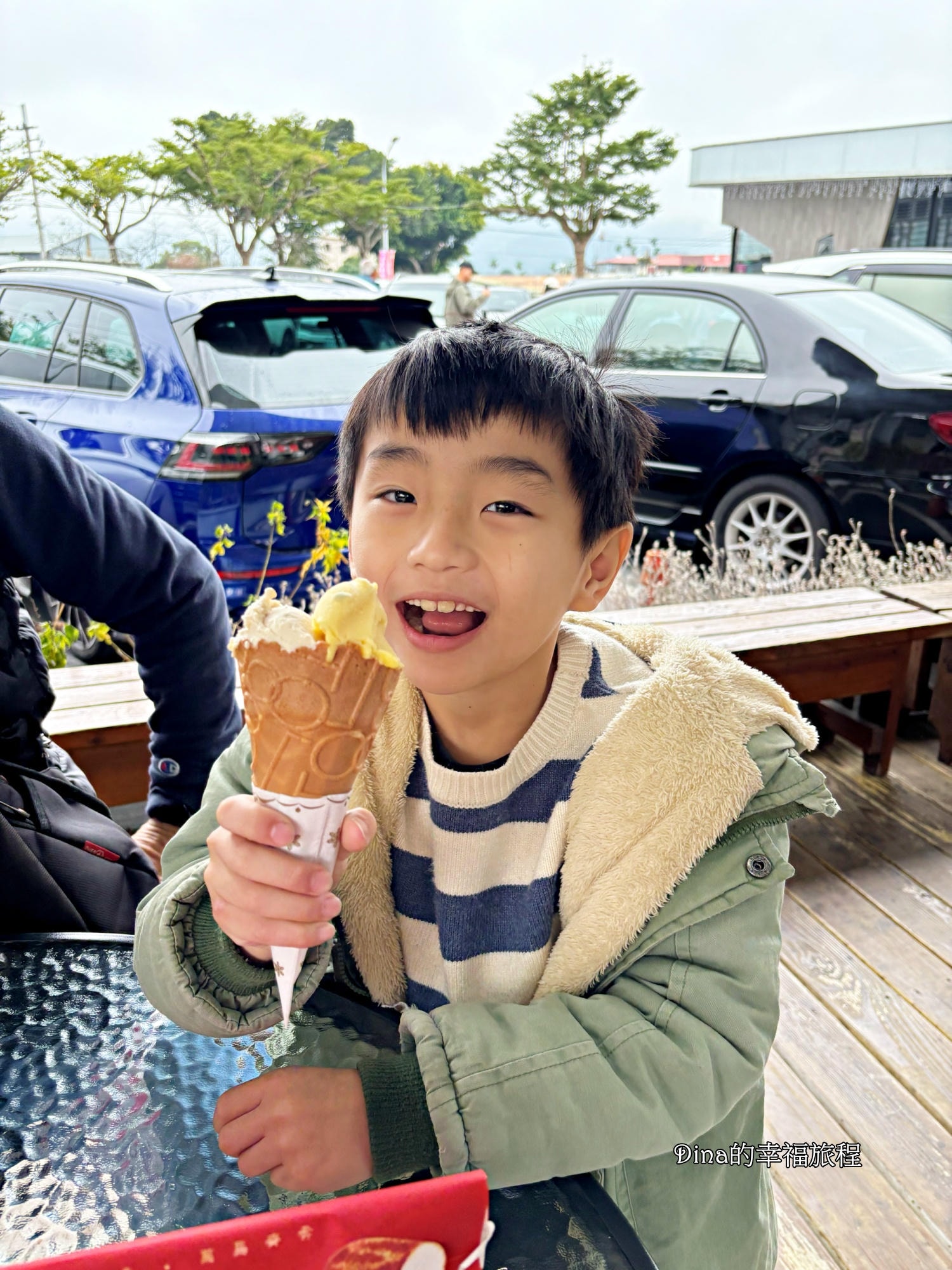 【南投美食】Feeling18生吐司。口感濕潤、柔軟、綿密，入口鬆軟即化~像雲朵般軟嫩/最新推出法式焦糖生吐司/冰淇淋/咖哩麵包