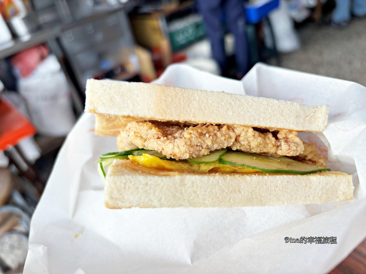 【小琉球美食】阿娟早餐。小琉球排隊美食/必吃炸肉蛋吐司、漢堡/需事先預約、假日沒預約吃不到/隔壁古早味零食值得逛逛