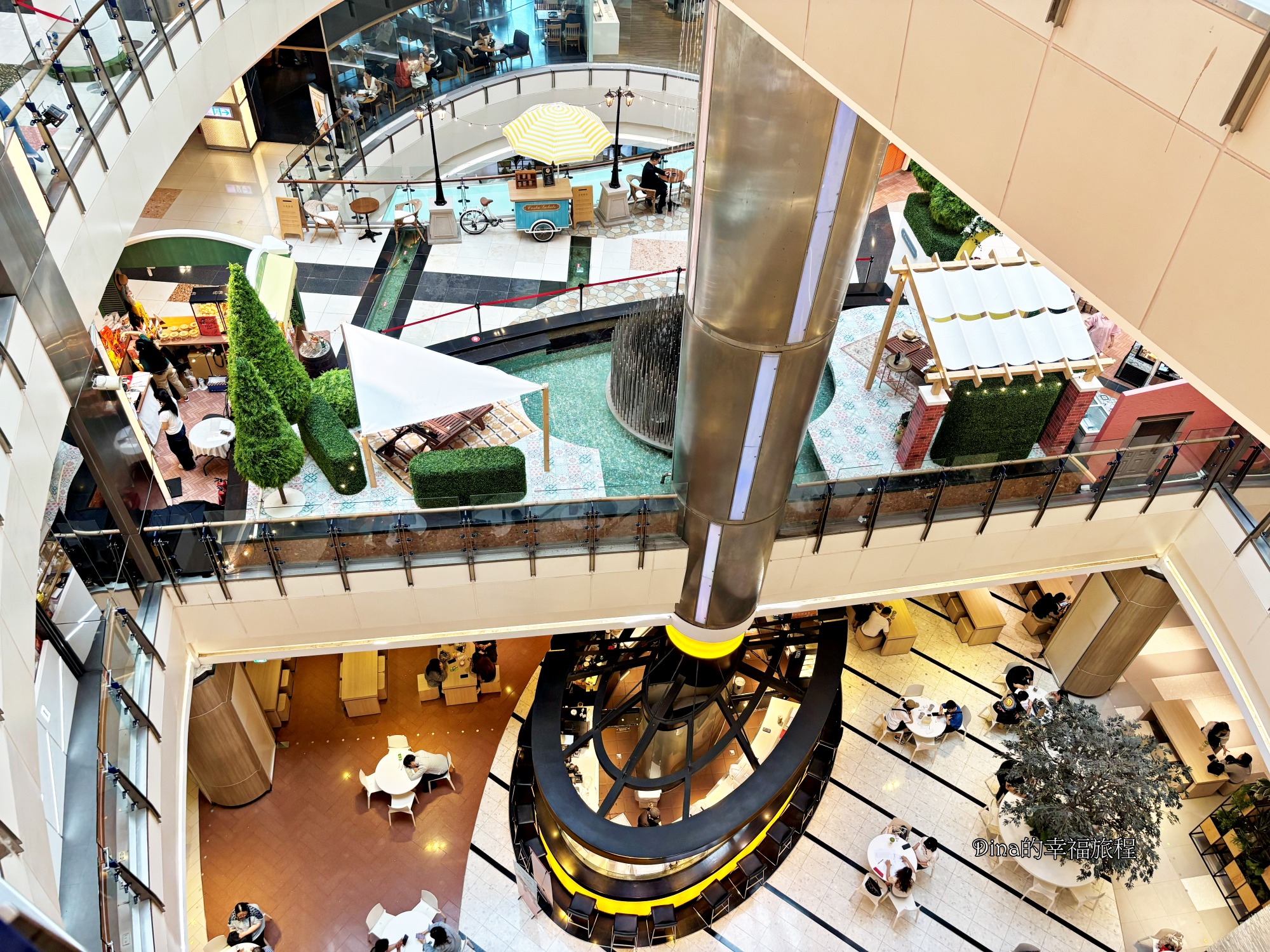 【桃園景點】大江購物中心裝置藝術 全桃最美網美打卡mall。全國獨家全年免費停車、打卡+優惠+新品牌 一進去就逛到出不來/最高CP值購物中心/2026 年中慶全攻略/桃園雨天備案景點 - 第12張圖 【桃園景點】大江購物中心裝置藝術 全桃最美網美打卡mall。全國獨家全年免費停車、打卡+優惠+新品牌 一進去就逛到出不來/最高CP值購物中心/2026 年中慶全攻略/桃園雨天備案景點