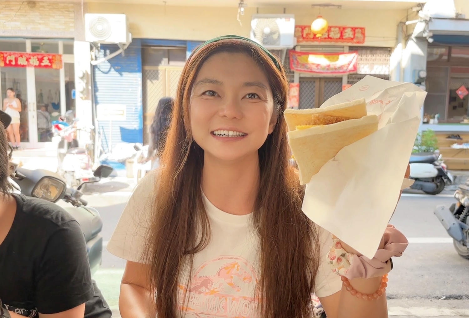 【小琉球美食】阿娟早餐。小琉球排隊美食/必吃炸肉蛋吐司、漢堡/需事先預約、假日沒預約吃不到/隔壁古早味零食值得逛逛 - 第8張圖 【小琉球美食】阿娟早餐。小琉球排隊美食/必吃炸肉蛋吐司、漢堡/需事先預約、假日沒預約吃不到/隔壁古早味零食值得逛逛