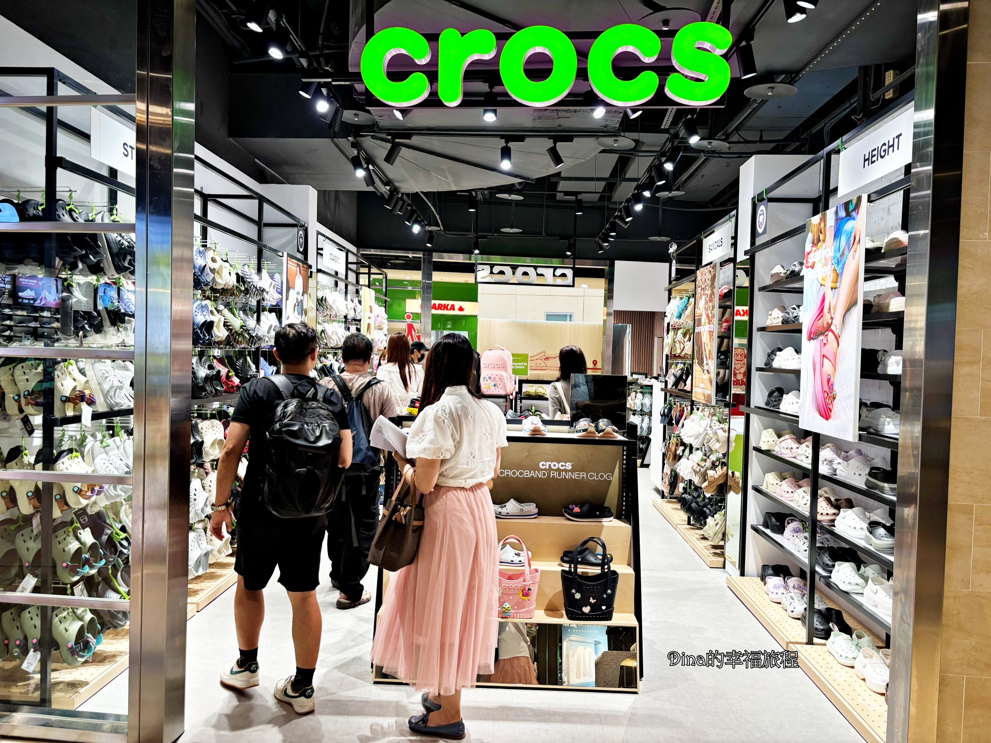 【桃園景點】大江購物中心裝置藝術 全桃最美網美打卡mall。全國獨家全年免費停車、打卡+優惠+新品牌 一進去就逛到出不來/最高CP值購物中心/2026 年中慶全攻略/桃園雨天備案景點 - 第56張圖 【桃園景點】大江購物中心裝置藝術 全桃最美網美打卡mall。全國獨家全年免費停車、打卡+優惠+新品牌 一進去就逛到出不來/最高CP值購物中心/2026 年中慶全攻略/桃園雨天備案景點