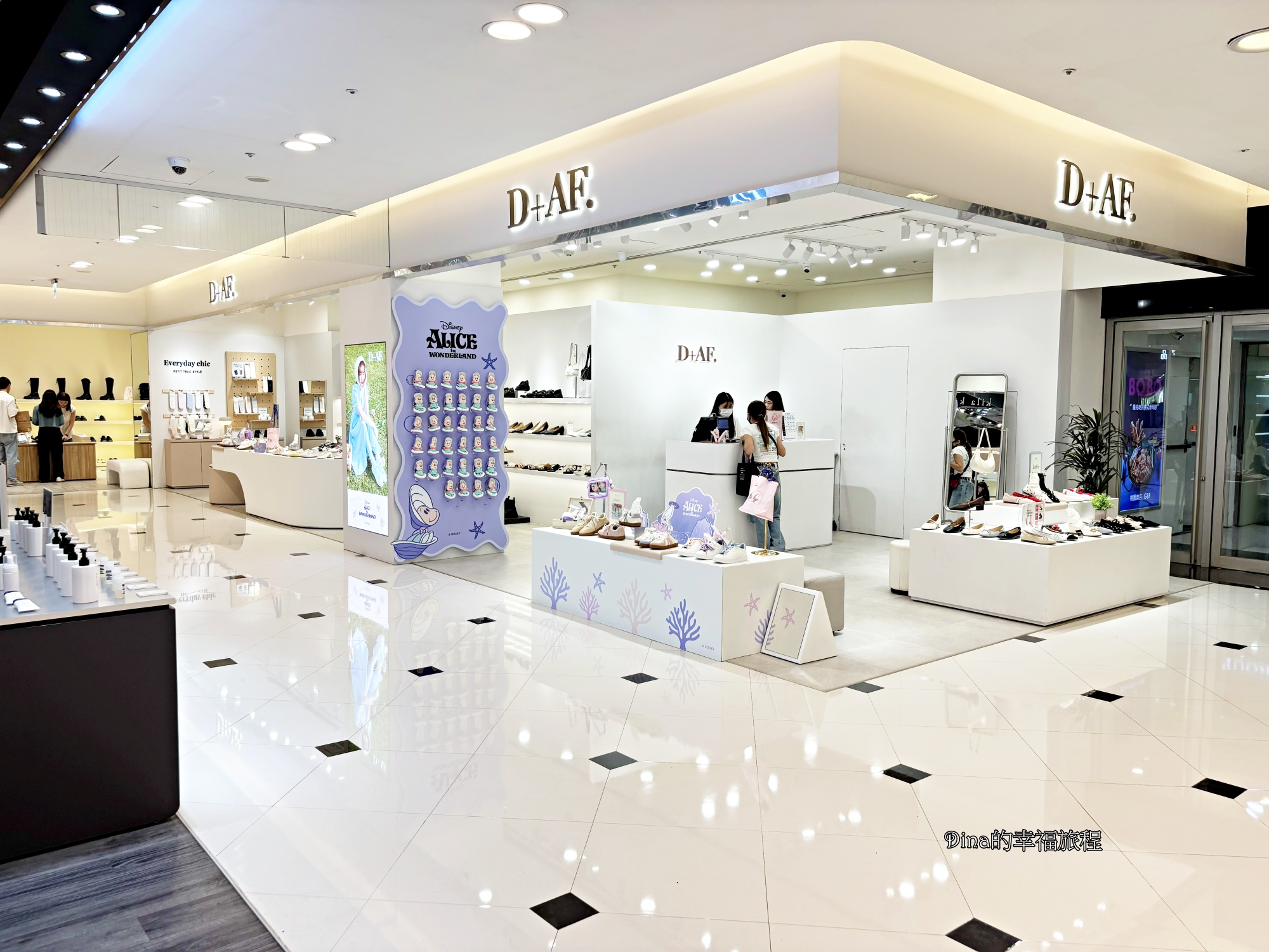 【桃園景點】大江購物中心裝置藝術  全桃最美網美打卡mall。全國獨家全年免費停車、打卡+優惠+新品牌  一進去就逛到出不來/最高CP值購物中心/2026 年中慶全攻略/桃園雨天備案景點