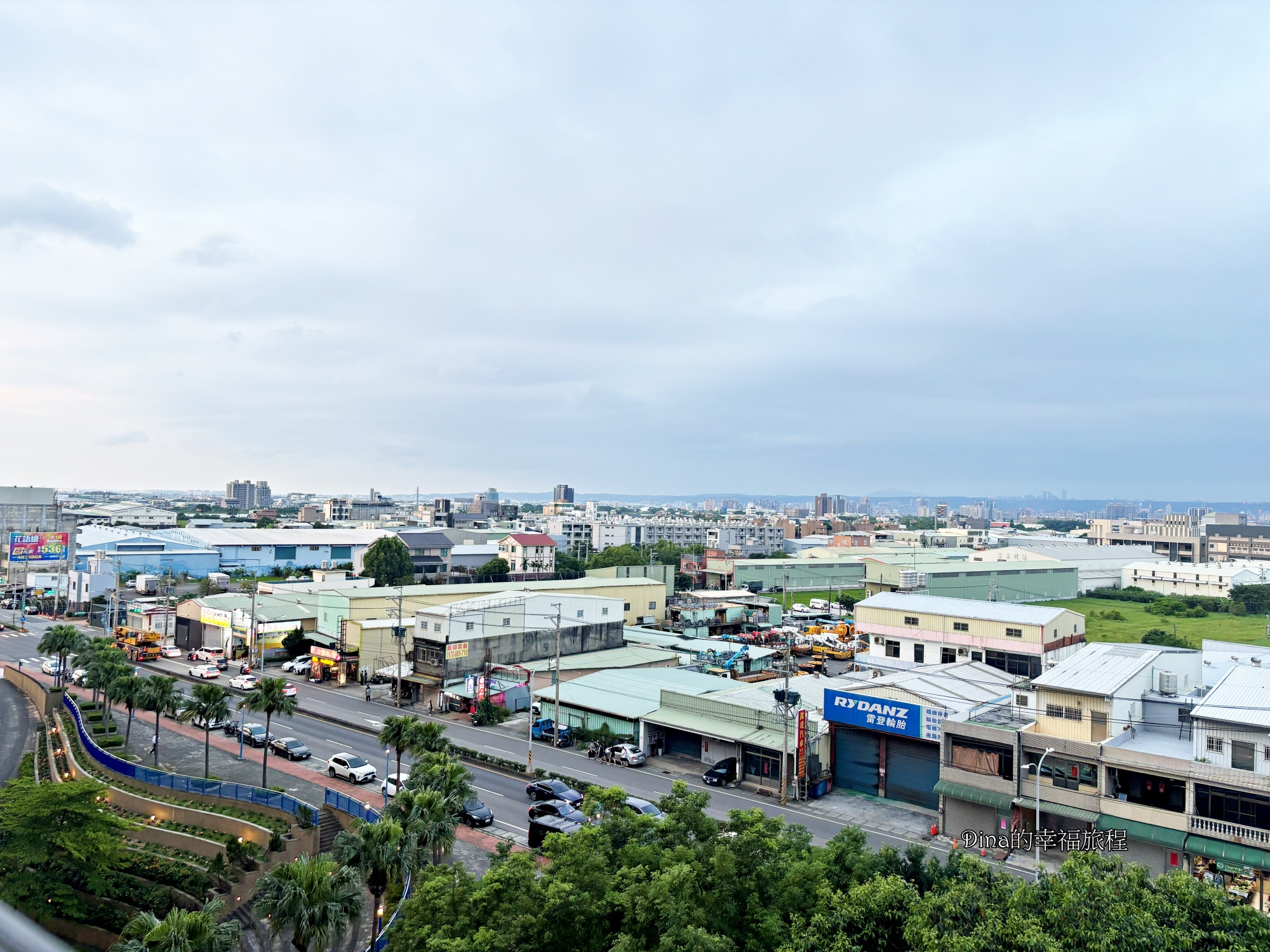 【桃園景點】大江購物中心裝置藝術 全桃最美網美打卡mall。全國獨家全年免費停車、打卡+優惠+新品牌 一進去就逛到出不來/最高CP值購物中心/2026 年中慶全攻略/桃園雨天備案景點 - 第97張圖 【桃園景點】大江購物中心裝置藝術 全桃最美網美打卡mall。全國獨家全年免費停車、打卡+優惠+新品牌 一進去就逛到出不來/最高CP值購物中心/2026 年中慶全攻略/桃園雨天備案景點